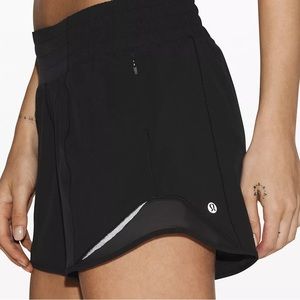 Lululemon black Hotty Hot High-Rise Lined Short 4"